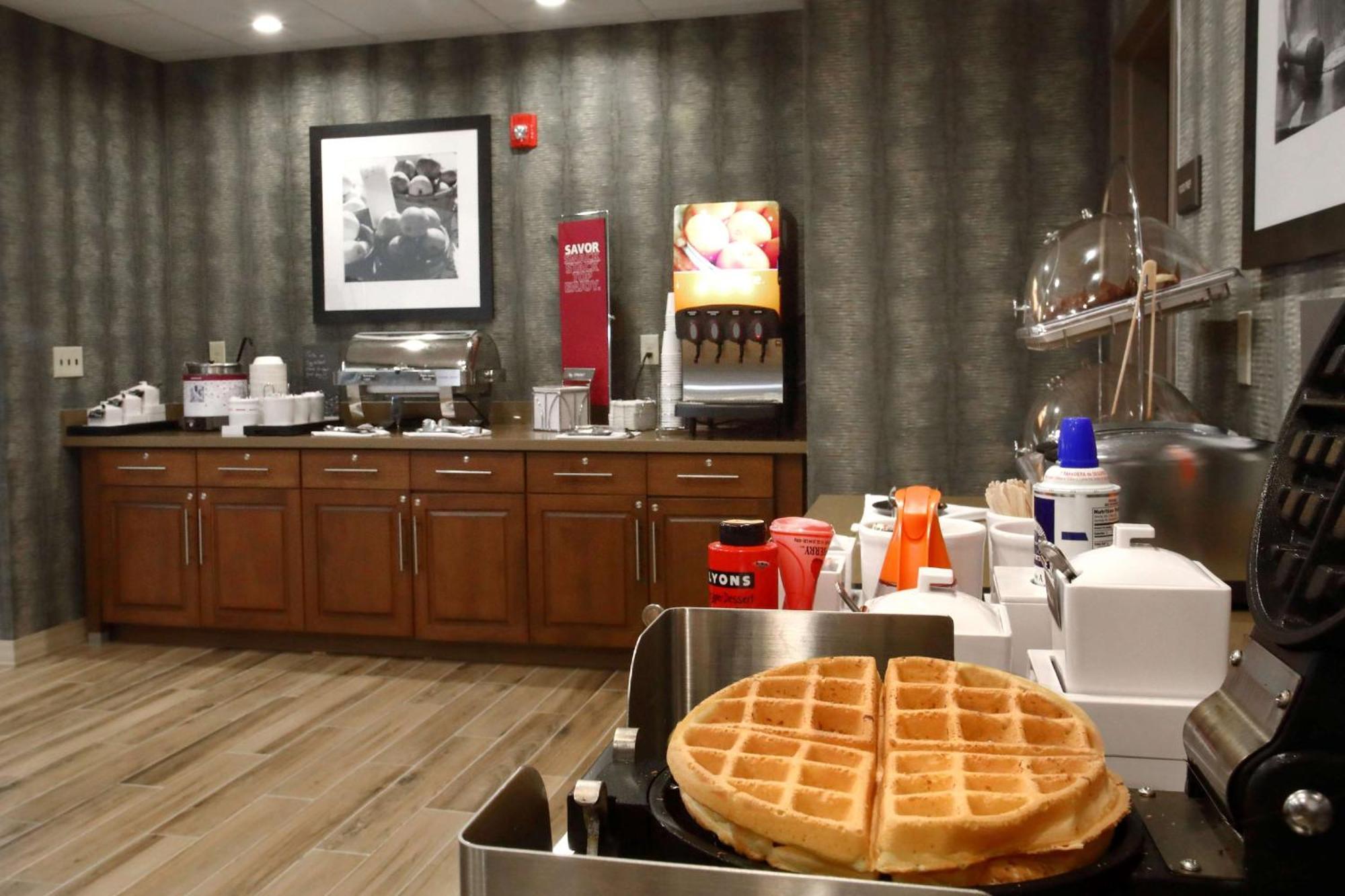 Hampton Inn & Suites By Hilton Baltimore/Aberdeen, Md Bagian luar foto
